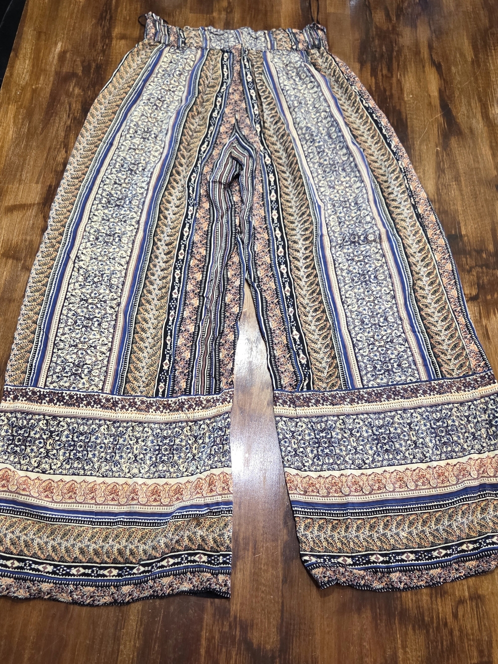 ANGIE Wide Leg Printed Rayon Pants Medium Like New - Picture 2 of 5